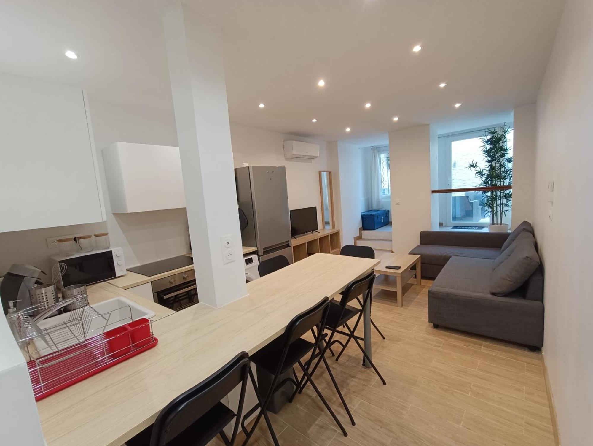 T3 Renove Avec Cour, Intra Muros Avignon Exterior photo