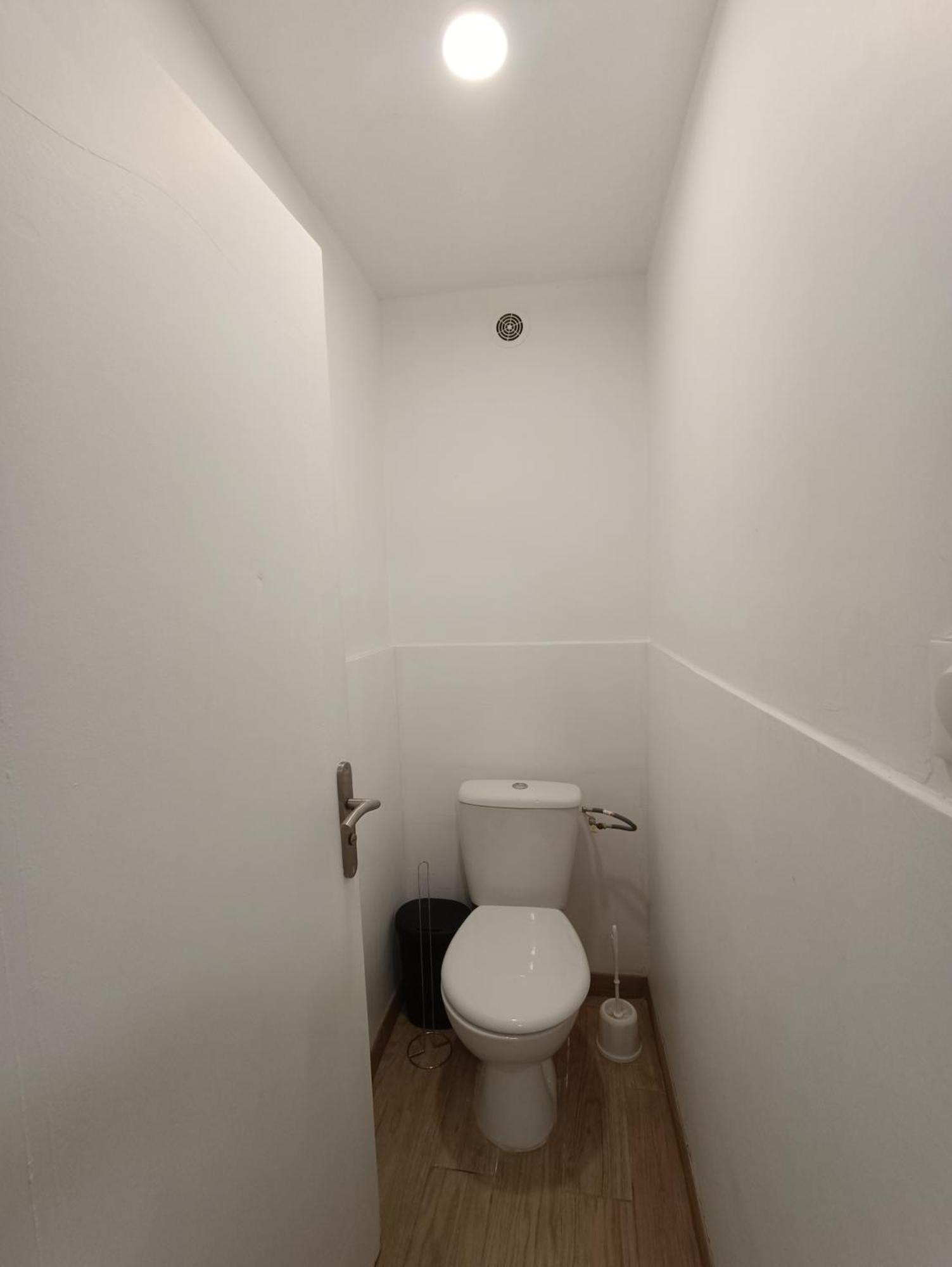T3 Renove Avec Cour, Intra Muros Avignon Exterior photo